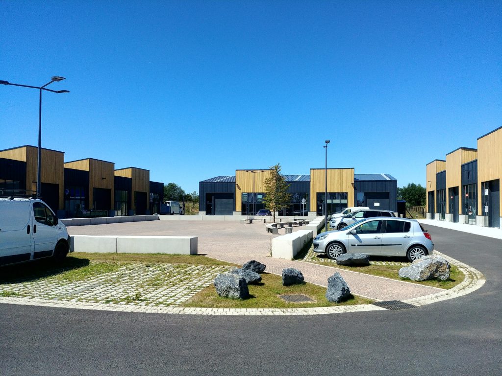 Local d'activité 4